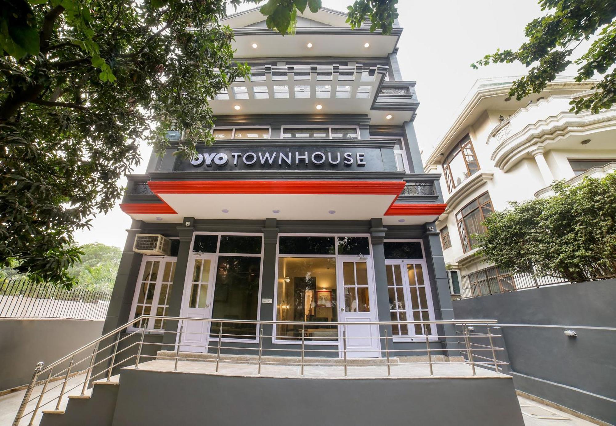 Townhouse 330 Dlf Phase-2 Near Leisure Valley Park Gurgaon Exterior photo