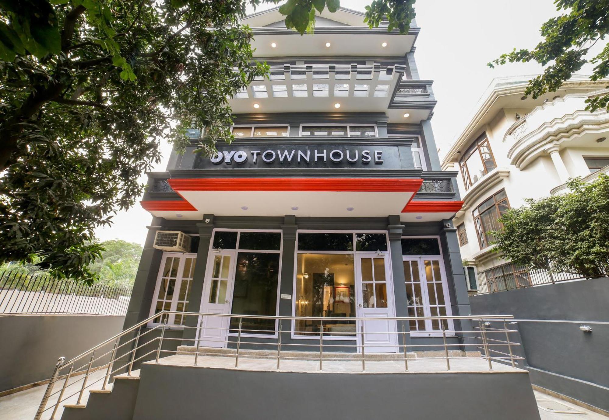 Townhouse 330 Dlf Phase-2 Near Leisure Valley Park Gurgaon Exterior photo