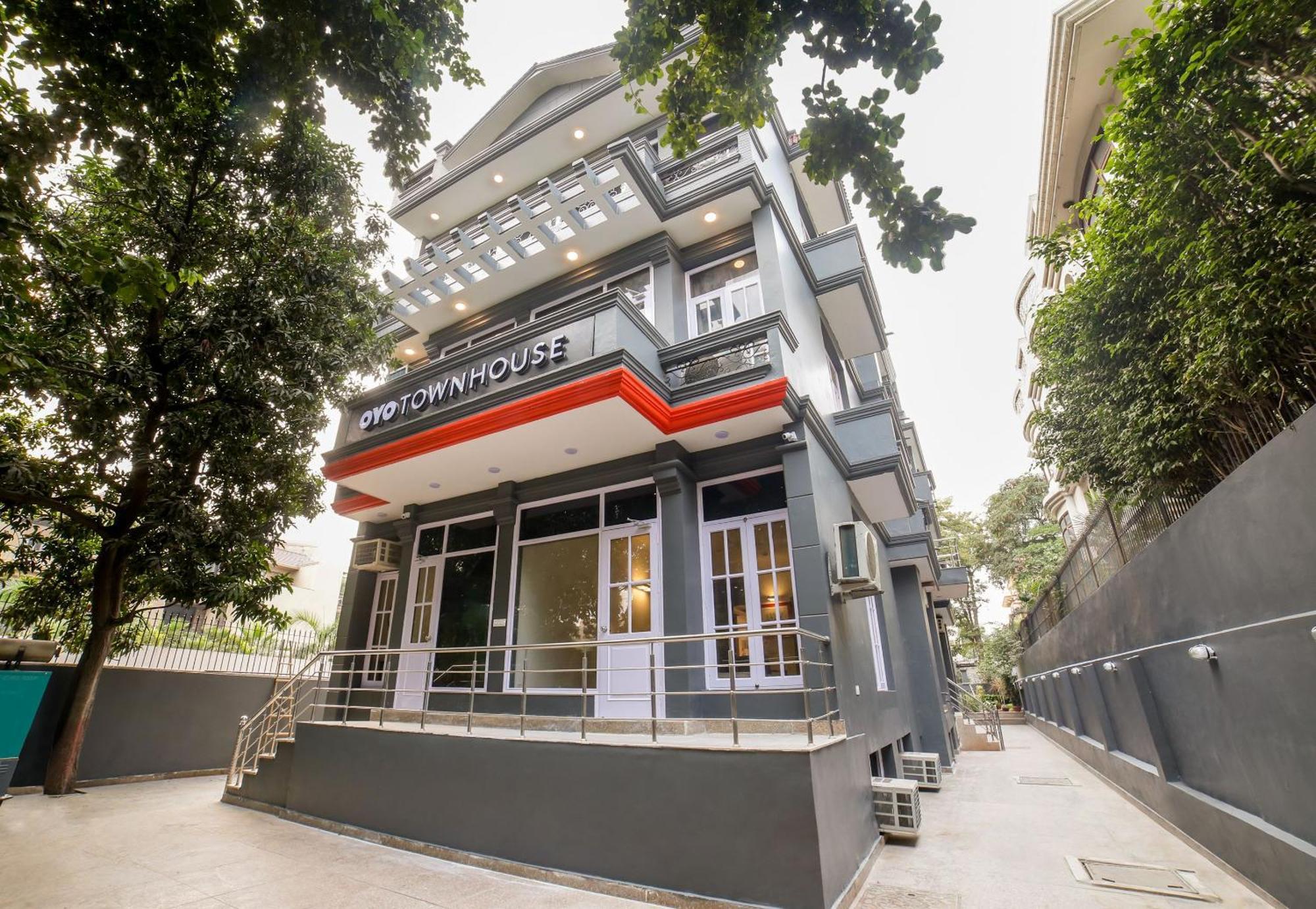 Townhouse 330 Dlf Phase-2 Near Leisure Valley Park Gurgaon Exterior photo