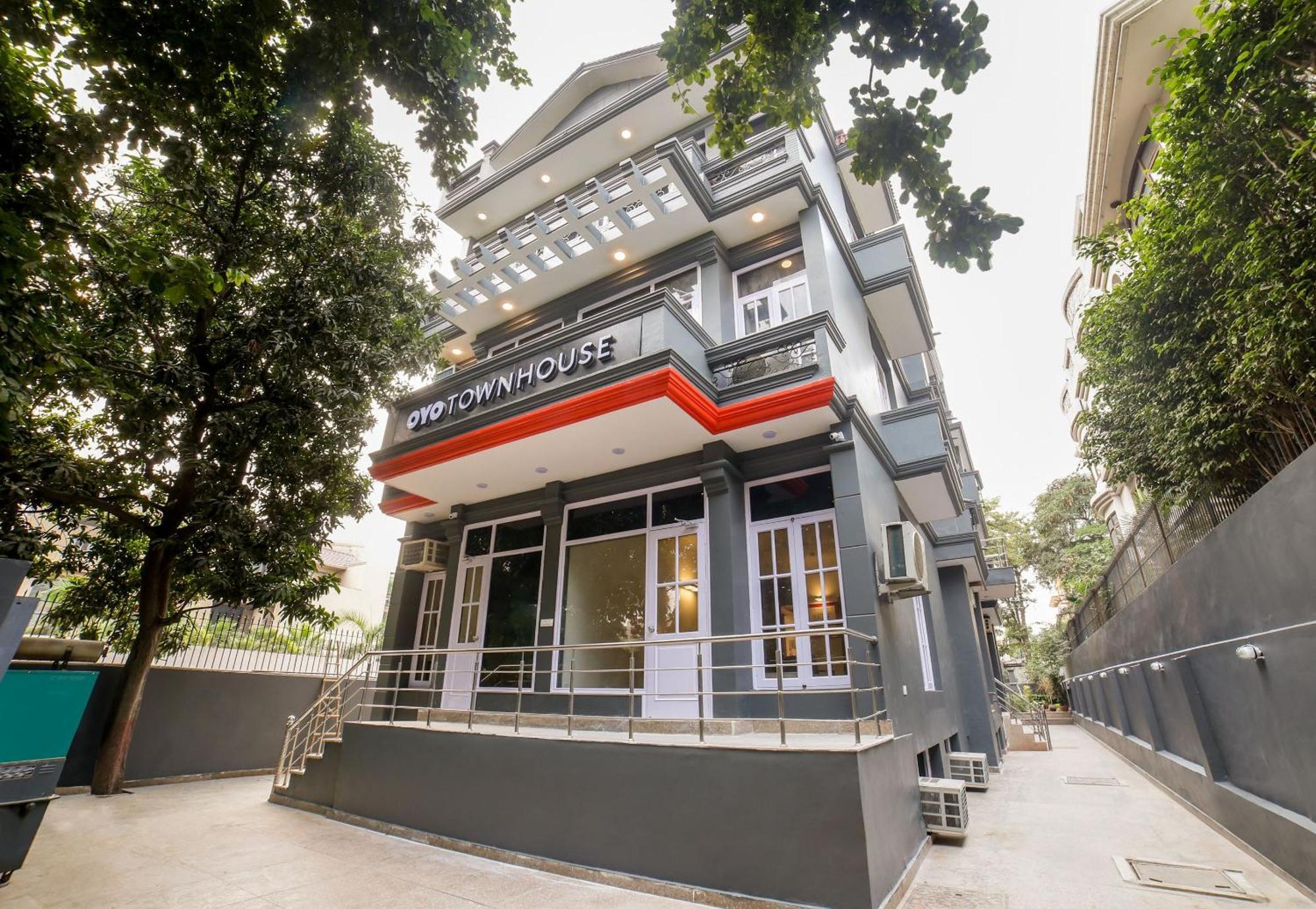 Townhouse 330 Dlf Phase-2 Near Leisure Valley Park Gurgaon Exterior photo